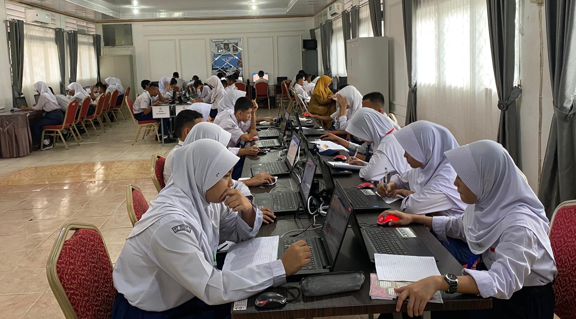 SPMB Jalur Prestasi, Peluang Masuk bagi Siswa Berbakat dan Berprestasi.