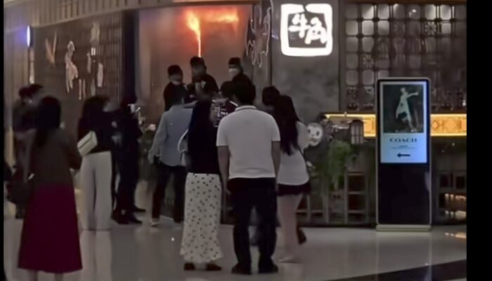 Panik di PIM, Restoran Terbakar Saat Malam Akhir Pekan, Pengunjung Berhamburan Keluar