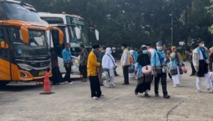 443 Jemaah Haji Kloter Perdana Asal OKU Timur Tiba di Palembang, Disambut Haru Keluarga dan Pemprov Sumsel