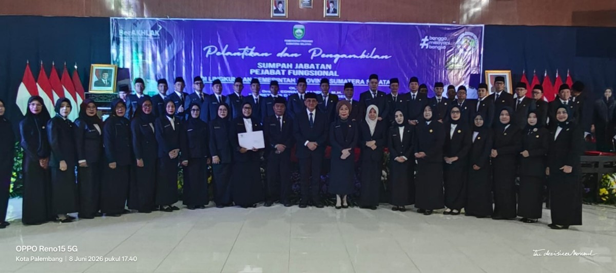Tongkat estafet kepemimpinan pendidikan kembali bergerak. Sebanyak 43 kepala sekolah dan 16 pejabat fungsional resmi dilantik Pemprov Sumsel untuk memperkuat kualitas sekolah, meningkatkan prestasi siswa, serta menyiapkan generasi unggul yang mampu bersaing di masa depan.