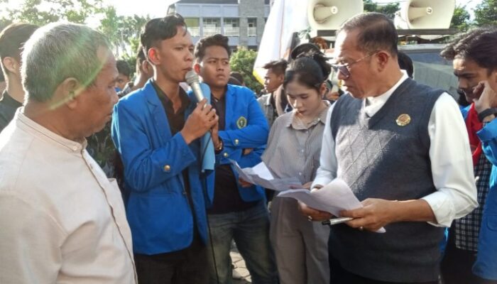 Di Tengah Aksi Mahasiswa, Ahmad Zulinto Tegaskan Rektor Akui BPH Sebagai Penyelenggara UPGRIP