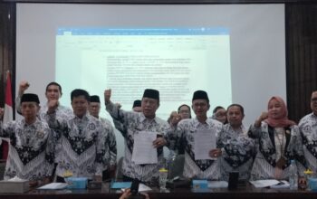 Bukman Lian Serang Balik: SK Reza Pahlevi Ilegal, Jangan Begal PGRI Sumsel yang Sah