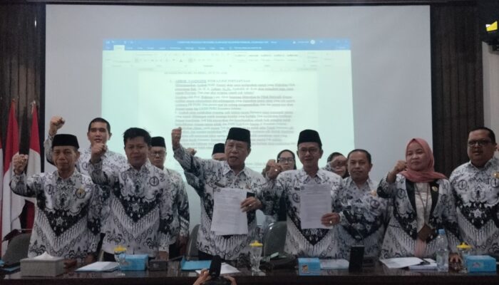 Bukman Lian Serang Balik: SK Reza Pahlevi Ilegal, Jangan Begal PGRI Sumsel yang Sah