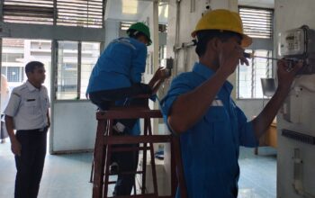 Siswa SMK Negeri Sumatera Selatan mengikuti Asesmen Sumatif Akhir Semester (ASAS) dengan tertib dan disiplin di ruang ujian, Palembang, Rabu (10/6/2026). Di tengah pelaksanaan evaluasi akademik, sekolah juga mematangkan program Praktik Kerja Lapangan (PKL) dan sertifikasi kompetensi nasional sebagai upaya menyiapkan lulusan yang terampil, profesional, dan siap bersaing di dunia kerja.