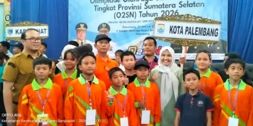 Seleksi Atlet Muda. Kepala Dinas Pendidikan Provinsi Sumatera Selatan Hj. Mondyaboni membuka Olimpiade Olahraga Siswa Nasional (O2SN) Tingkat Provinsi Sumatera Selatan Tahun 2026 di Sekolah Olahraga Negeri Sriwijaya (SONS) Palembang, Selasa (30/6/2026). Sebanyak 350 atlet pelajar jenjang SD, SMP, dan MTs dari 16 kabupaten/kota mengikuti ajang ini untuk memperebutkan tiket menuju O2SN tingkat nasional sekaligus mengukuhkan pembinaan olahraga pelajar yang menjunjung sportivitas, disiplin, dan prestasi.