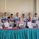 Pembina PGRI Sumsel Dr H Ahmad Zulinto didampingi segenap pengurus beserta Kuasa Hukum saat memberikan keterangan pers soal klaim Ketua Mandat PGRI Sumsel, di Sekretariat PGRI Kota Palembang Rabu 3 Juni 2026.