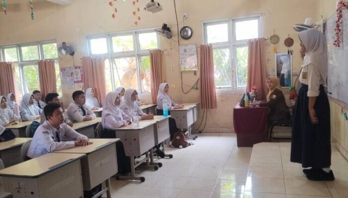 Hari Pertama Masuk Sekolah, Wali Kelas 9.7 SMP Negeri 19 Palembang Tekankan Disiplin dan Target Kelulusan Sejak Awal Tahun Ajaran