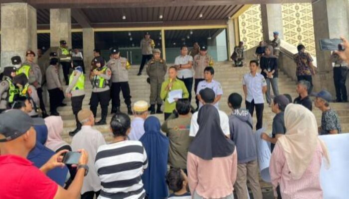 Warga Bukit Kecil Mengadu ke DPRD Sumsel, Desak Kontraktor Proyek Bank Mandiri Bertanggung Jawab atas Kerusakan Rumah