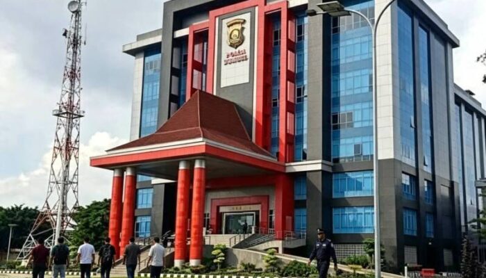 OTT Polda Sumsel Amankan 28 Kepala Sekolah Banyuasin Saat Bimtek di Palembang