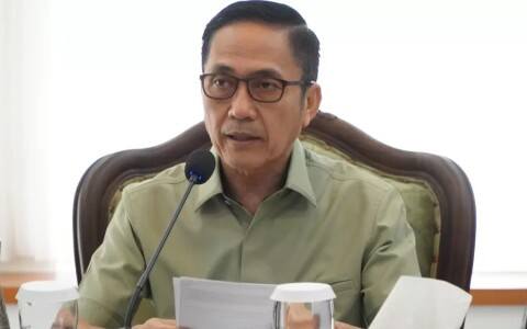 Kabut asap menyelimuti kawasan Kota Palembang, Sumatera Selatan, Selasa (8/9/2026). Pemerintah Kota Palembang memberlakukan Pembelajaran Jarak Jauh (PJJ) bagi peserta didik jenjang TK, SD, dan SMP sederajat mulai Rabu (9/9/2026) sebagai langkah antisipasi dampak buruk kabut asap terhadap kesehatan.