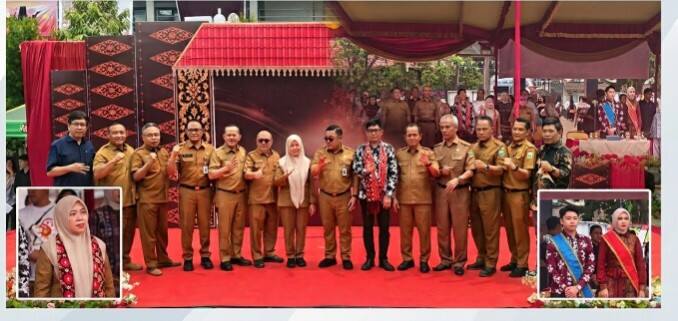 Caption Foto: Kepala Bidang SMA Dinas Pendidikan Provinsi Sumatera Selatan bersama jajaran, pihak sekolah, dan para finalis berfoto bersama dalam Grand Final Pemilihan Putra Putri SMANTA 2026 di SMAN 3 Palembang, Selasa (20/10/2026). Ajang ini menjadi wadah pengembangan potensi, karakter, dan kepercayaan diri siswa sekaligus melahirkan duta sekolah yang berprestasi dan berintegritas.